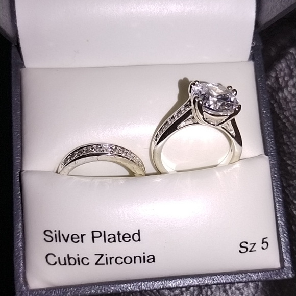 2 piece engagement ring set - Picture 3 of 12